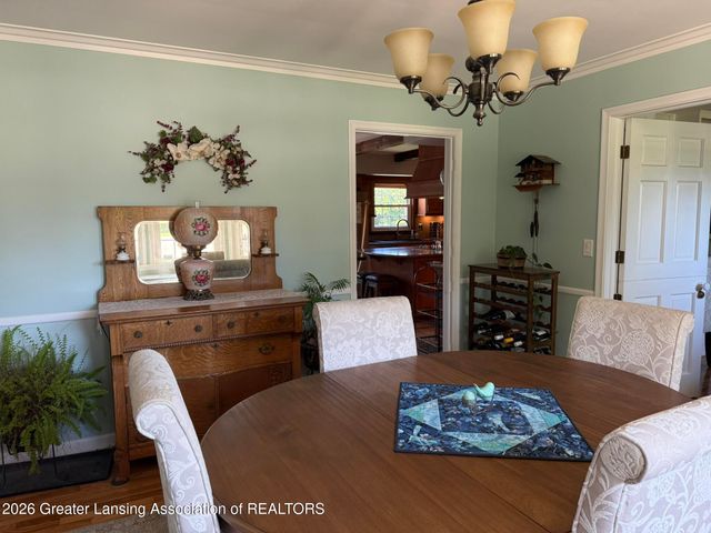 4426 Barton Road, Lansing, MI 48917
