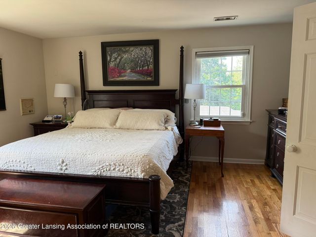 4426 Barton Road, Lansing, MI 48917