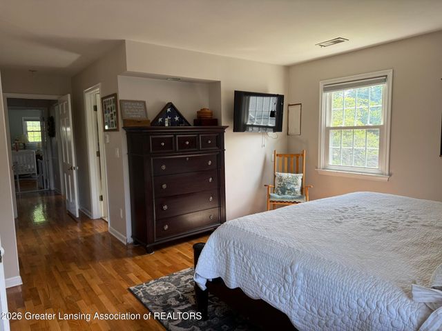 4426 Barton Road, Lansing, MI 48917