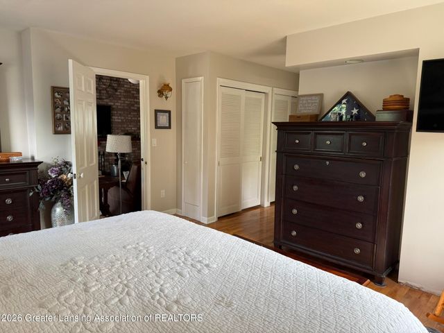 4426 Barton Road, Lansing, MI 48917