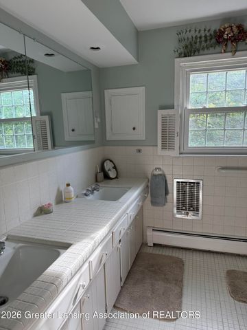 4426 Barton Road, Lansing, MI 48917