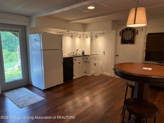 4426 Barton Road, Lansing, MI 48917