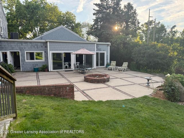 4426 Barton Road, Lansing, MI 48917