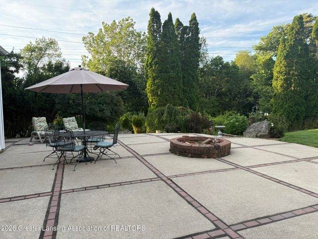 4426 Barton Road, Lansing, MI 48917