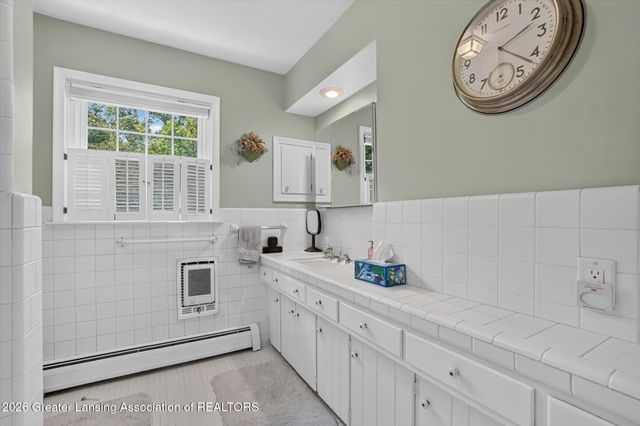 4426 Barton Road, Lansing, MI 48917