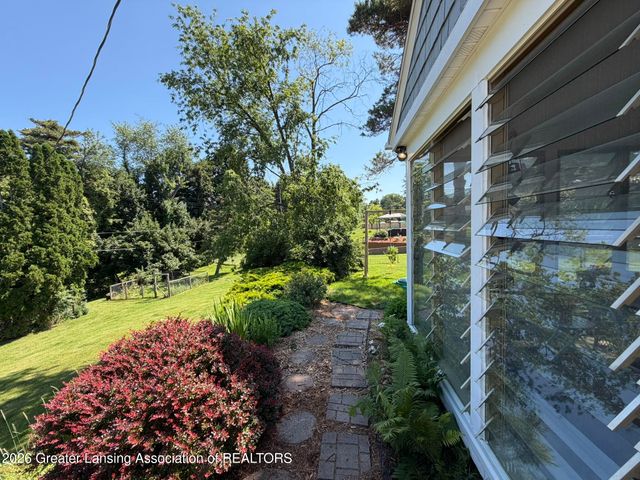 4426 Barton Road, Lansing, MI 48917