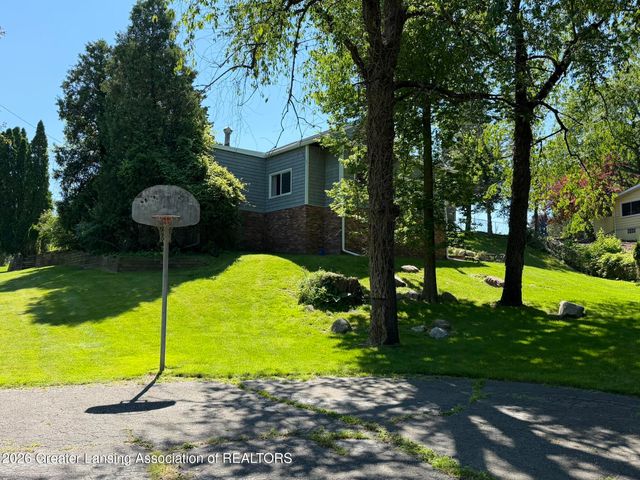 4426 Barton Road, Lansing, MI 48917