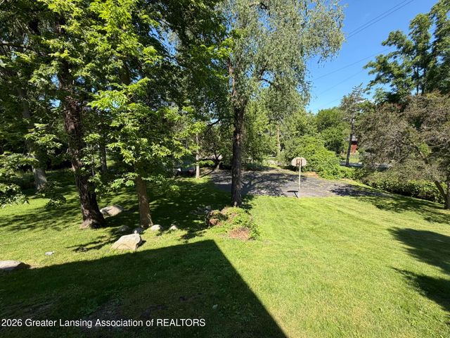 4426 Barton Road, Lansing, MI 48917