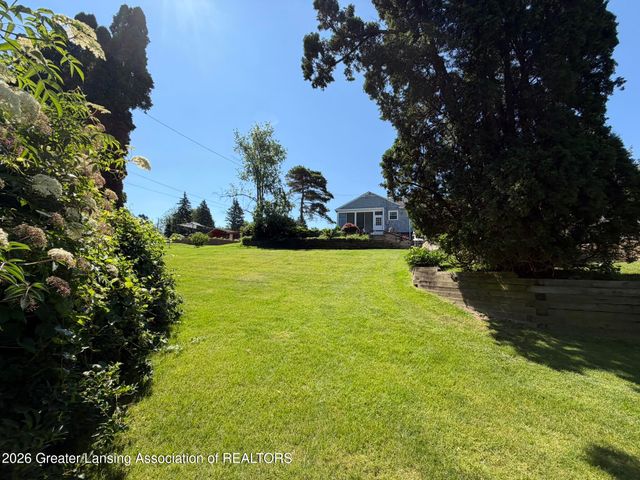 4426 Barton Road, Lansing, MI 48917