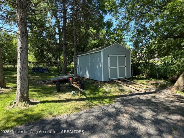 4426 Barton Road, Lansing, MI 48917