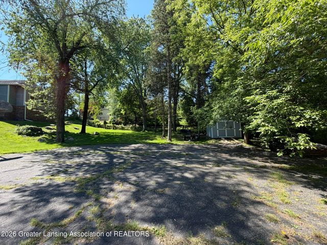 4426 Barton Road, Lansing, MI 48917