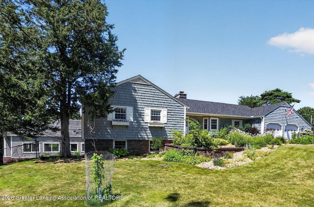 4426 Barton Road, Lansing, MI 48917
