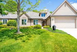 19190 Stonehedge DRIVE #B, Brookfield, WI 53045