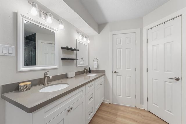 11215 Canyon Trail Drive, Houston, TX 77066