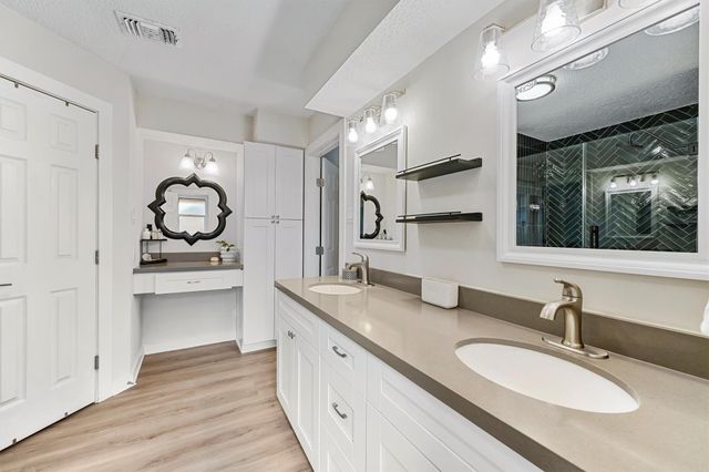 11215 Canyon Trail Drive, Houston, TX 77066