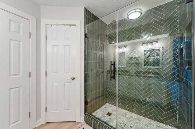 11215 Canyon Trail Drive, Houston, TX 77066