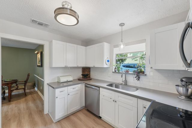 11215 Canyon Trail Drive, Houston, TX 77066