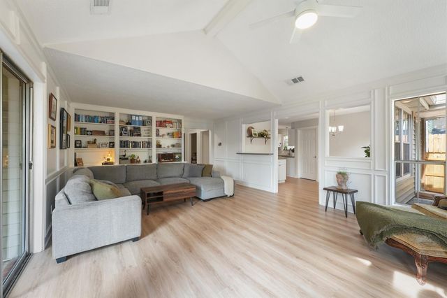 11215 Canyon Trail Drive, Houston, TX 77066