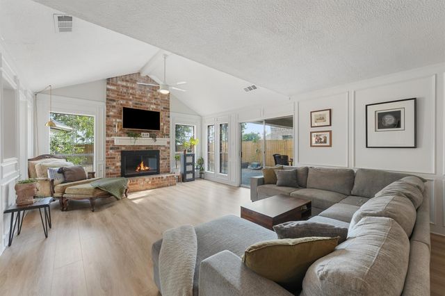 11215 Canyon Trail Drive, Houston, TX 77066