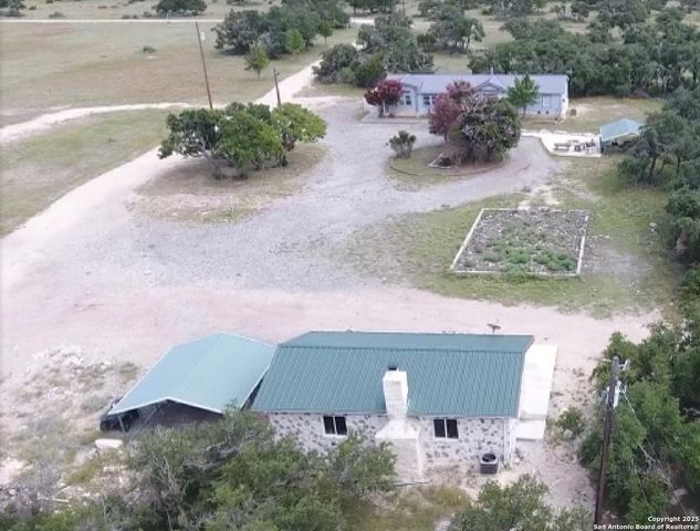 988 Sd 71600, Rocksprings, TX 78880