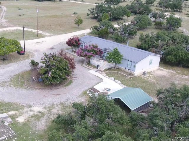 988 Sd 71600, Rocksprings, TX 78880