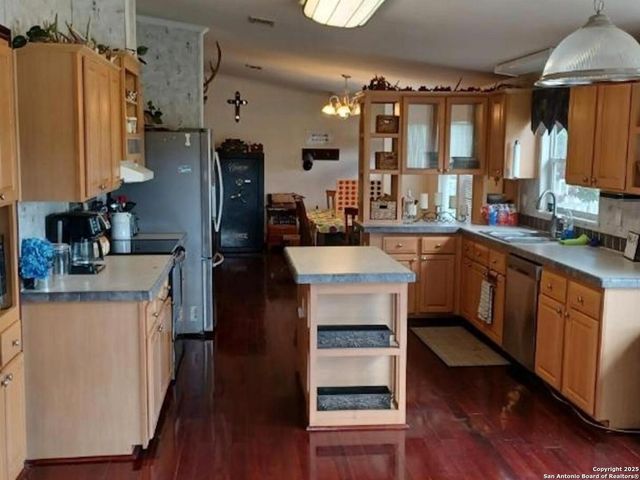 988 Sd 71600, Rocksprings, TX 78880