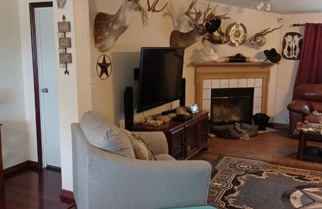 988 Sd 71600, Rocksprings, TX 78880