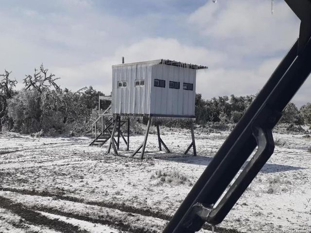 988 Sd 71600, Rocksprings, TX 78880