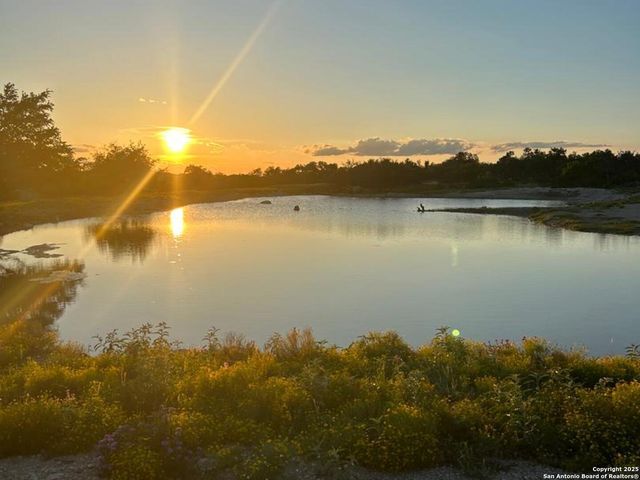 988 Sd 71600, Rocksprings, TX 78880