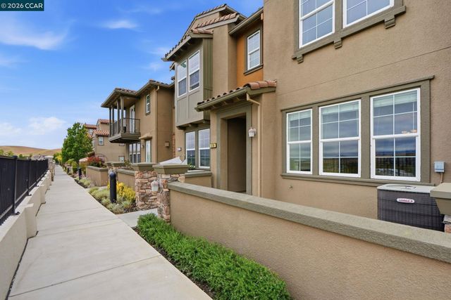 5206 Fioli Loop, San Ramon, CA 94582