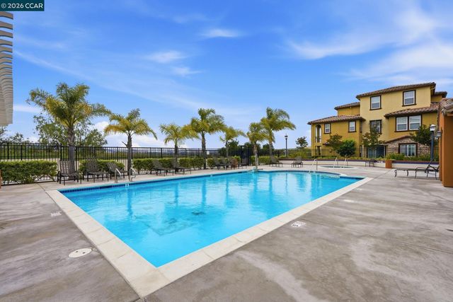 5206 Fioli Loop, San Ramon, CA 94582