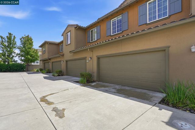 5206 Fioli Loop, San Ramon, CA 94582