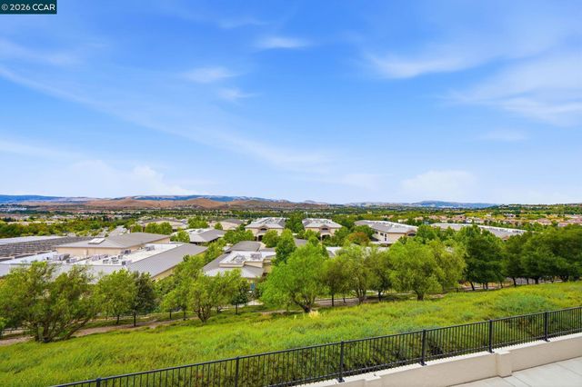 5206 Fioli Loop, San Ramon, CA 94582