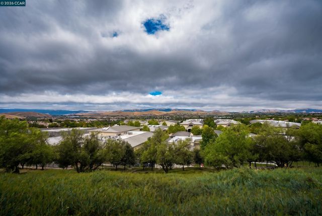 5206 Fioli Loop, San Ramon, CA 94582