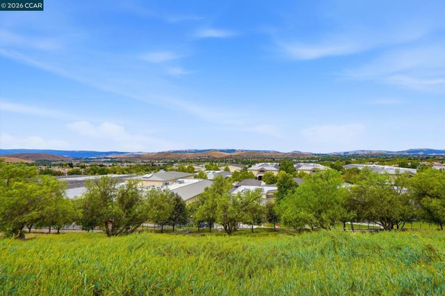 5206 Fioli Loop, San Ramon, CA 94582