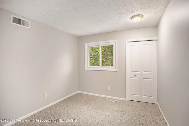 903 Timber Creek Drive, 136, Grand Ledge, MI 48837