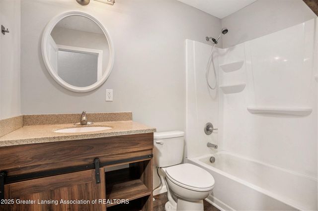 903 Timber Creek Drive, 136, Grand Ledge, MI 48837