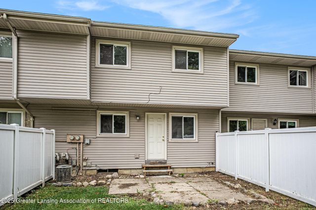 903 Timber Creek Drive, 136, Grand Ledge, MI 48837