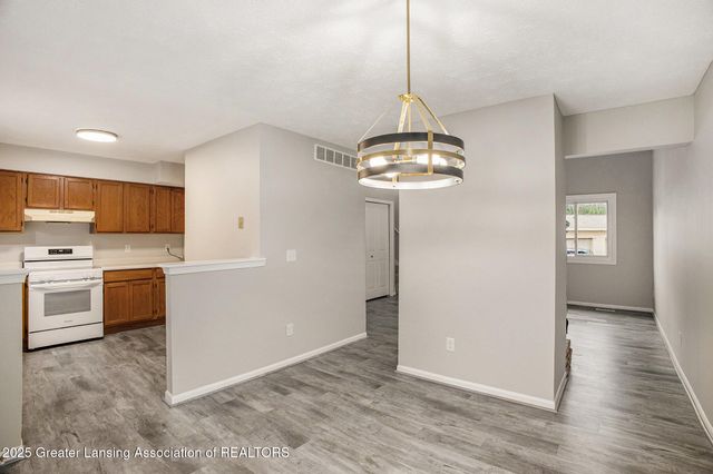 903 Timber Creek Drive, 136, Grand Ledge, MI 48837