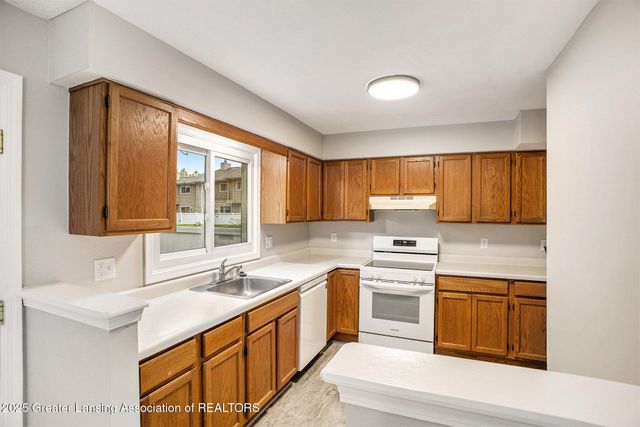 903 Timber Creek Drive, 136, Grand Ledge, MI 48837