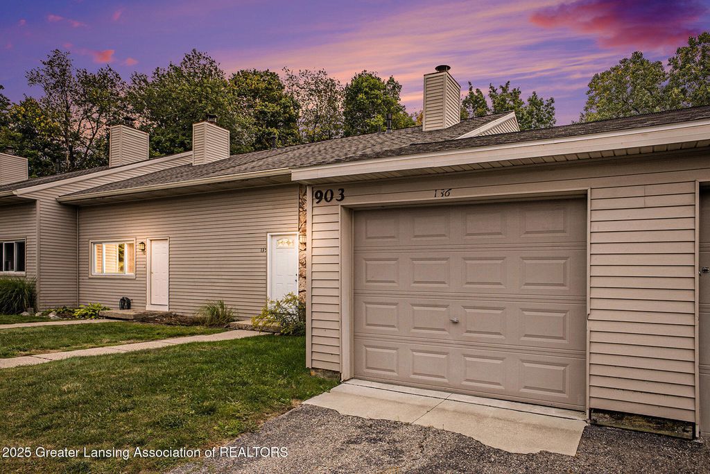 903 Timber Creek Drive, 136, Grand Ledge, MI 48837