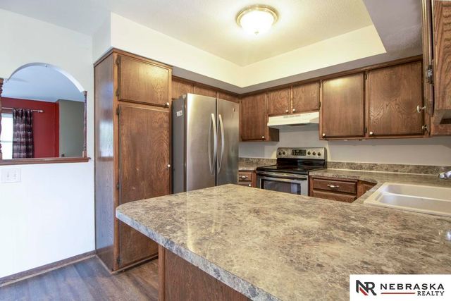 4407 Hallcliffe Road, Lincoln, NE 68516