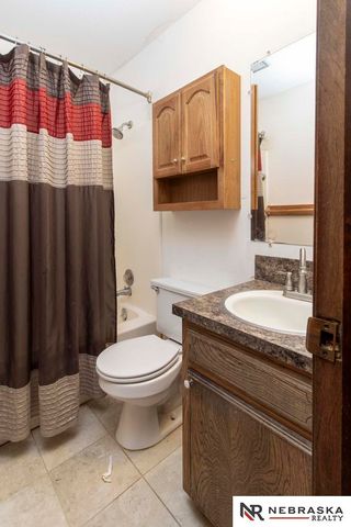 4407 Hallcliffe Road, Lincoln, NE 68516