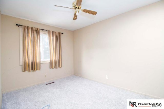 4407 Hallcliffe Road, Lincoln, NE 68516