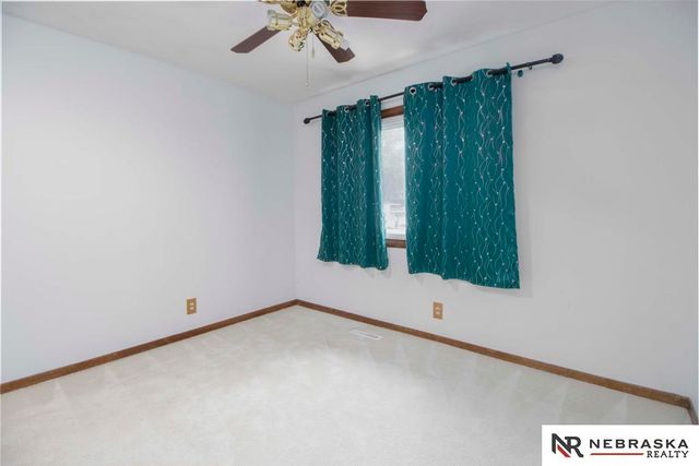 4407 Hallcliffe Road, Lincoln, NE 68516
