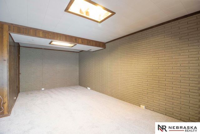 4407 Hallcliffe Road, Lincoln, NE 68516