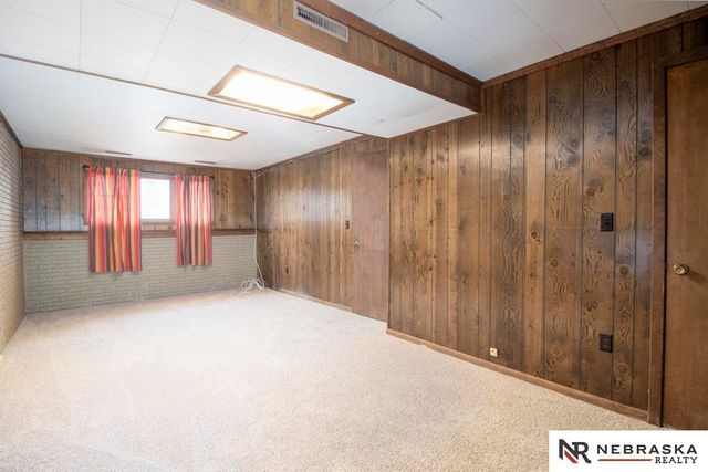 4407 Hallcliffe Road, Lincoln, NE 68516