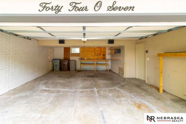 4407 Hallcliffe Road, Lincoln, NE 68516