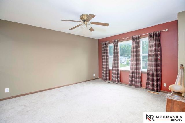 4407 Hallcliffe Road, Lincoln, NE 68516