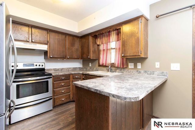 4407 Hallcliffe Road, Lincoln, NE 68516